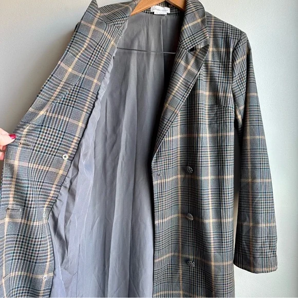 Revolve - Lovers + Friends plaid trench coat - Picture 4 of 9